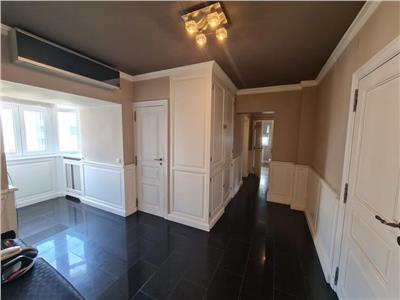 Vanzare apartament 4 camere zona Unirii