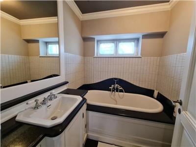 Vanzare apartament 4 camere zona Unirii