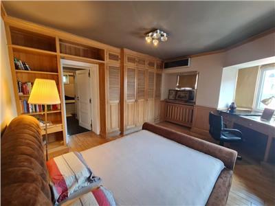 Vanzare apartament 4 camere zona Unirii
