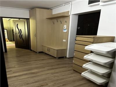 Vanzare apartament 2 camere Nerva Traian cu centrala proprie vedere pe fata