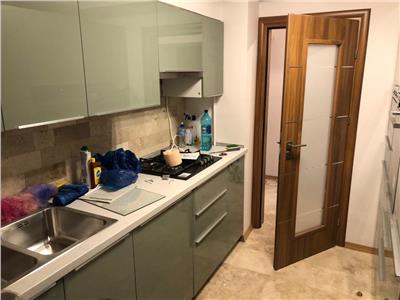Inchiriere apartament 3 camere zona Decebal
