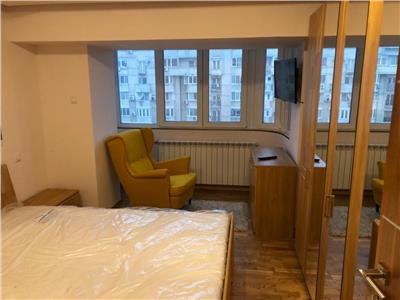 Inchiriere apartament 3 camere zona Decebal