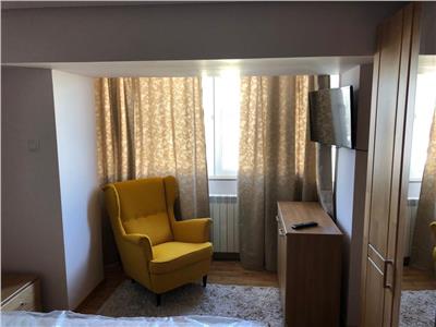 Inchiriere apartament 3 camere zona Decebal