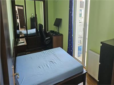Apartament de vanzare 3 camere zona Nerva Traian