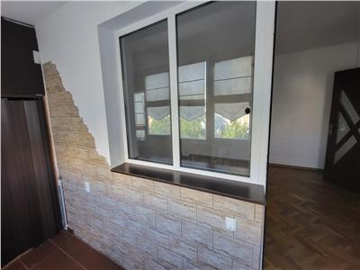 Apartament 3 camere  de vanzare  Lujerului
