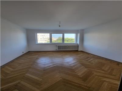 Apartament 3 camere  de vanzare  Lujerului