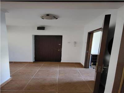 Apartament 3 camere  de vanzare  Lujerului