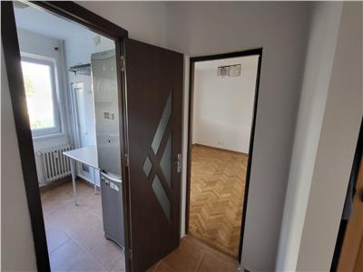 Apartament 3 camere  de vanzare  Lujerului