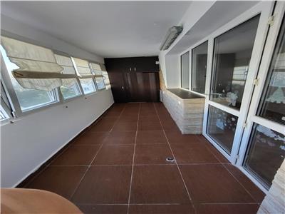 Apartament 3 camere  de vanzare  Lujerului