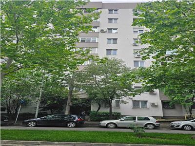 Apartament 3 camere de vanzare Gorjului