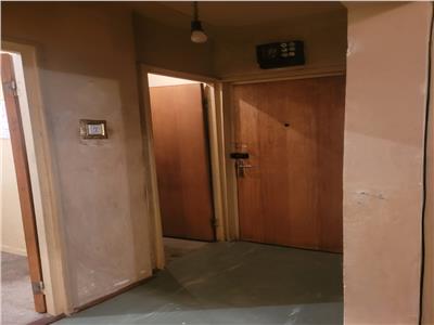 Apartament 3 camere de vanzare Drumul Taberei