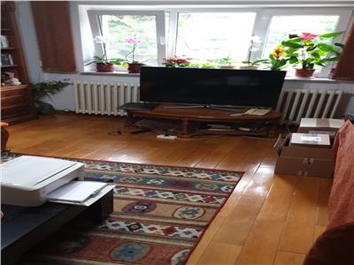 Apartament 4 camere de vanzare Gorjului