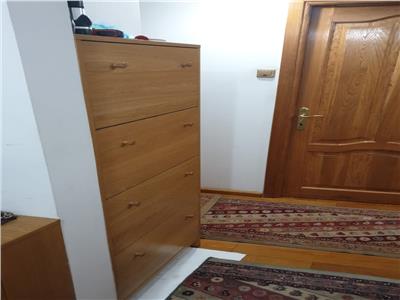 Apartament 4 camere de vanzare Gorjului