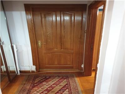 Apartament 4 camere de vanzare Gorjului