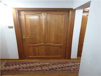Apartament 4 camere de vanzare Gorjului