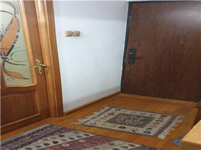 Apartament 4 camere de vanzare Gorjului