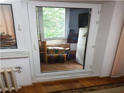 Apartament 4 camere de vanzare Gorjului