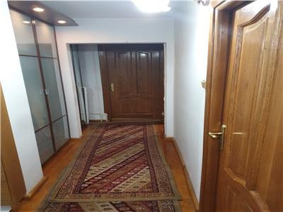 Apartament 4 camere de vanzare Gorjului